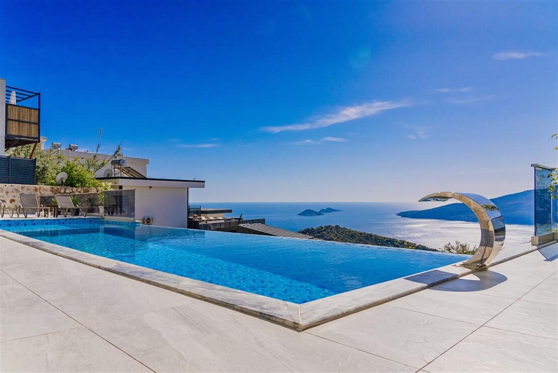 Villa July — 17