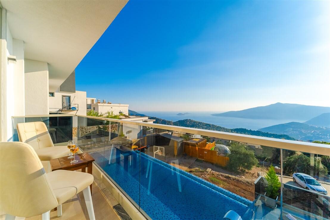 Villa July — 19