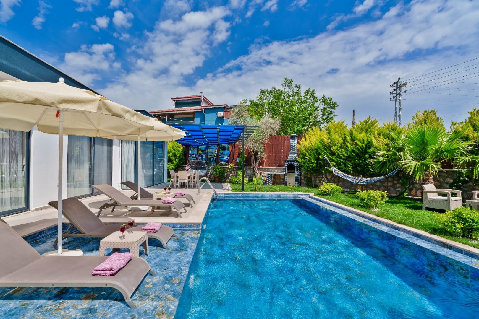 Villa Elena 1 — 8