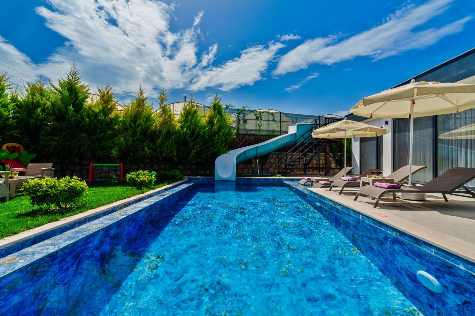 Villa Elena 1 — 16