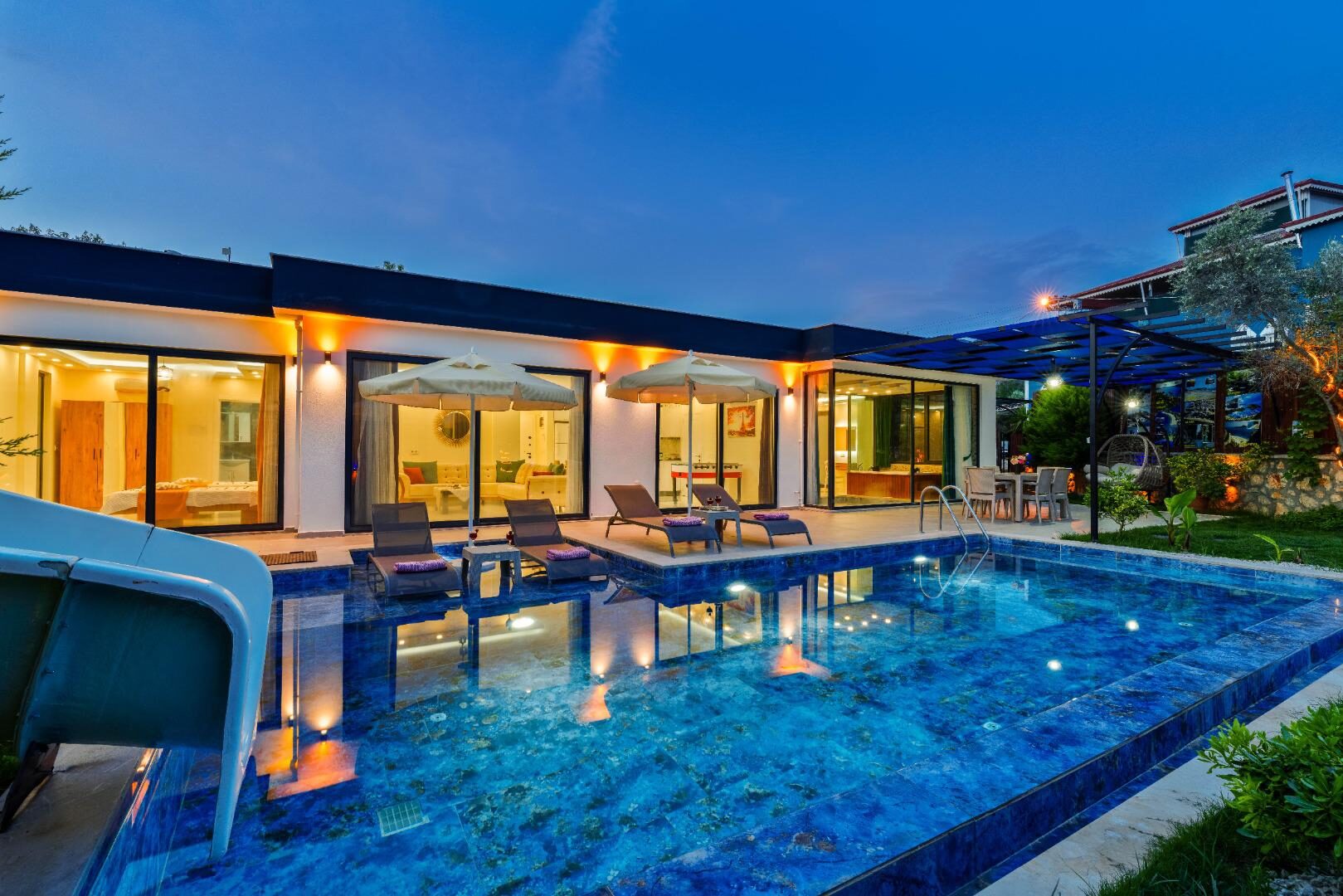 Villa Elena 1 — 17