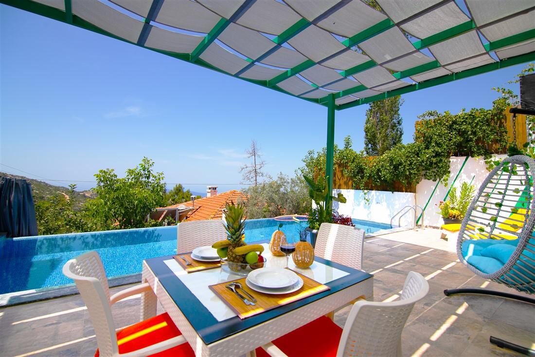 Villa Petra — 12