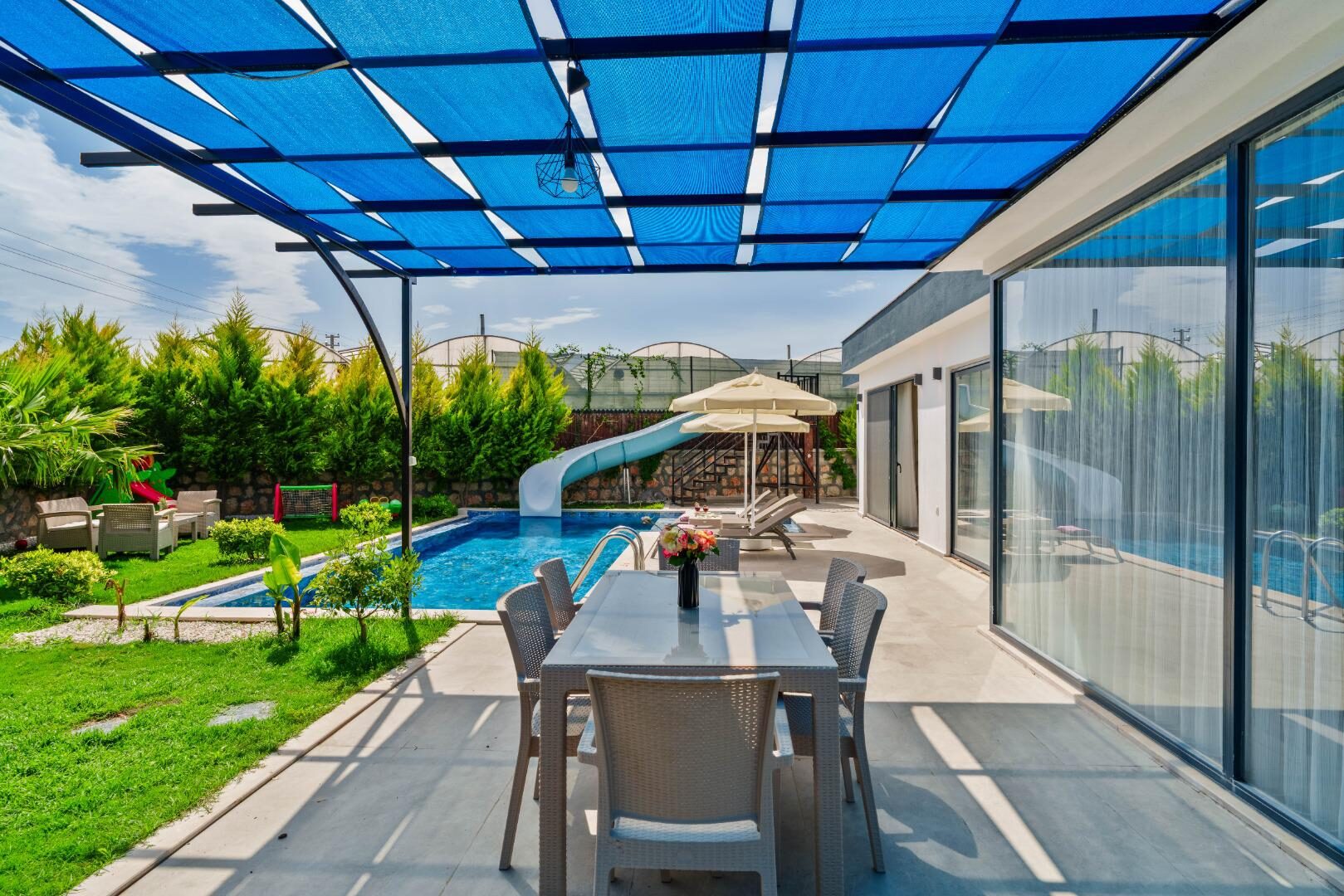 Villa Elena 1 — 28