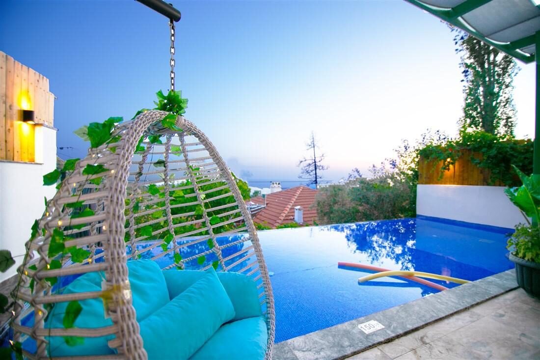 Villa Petra — 16