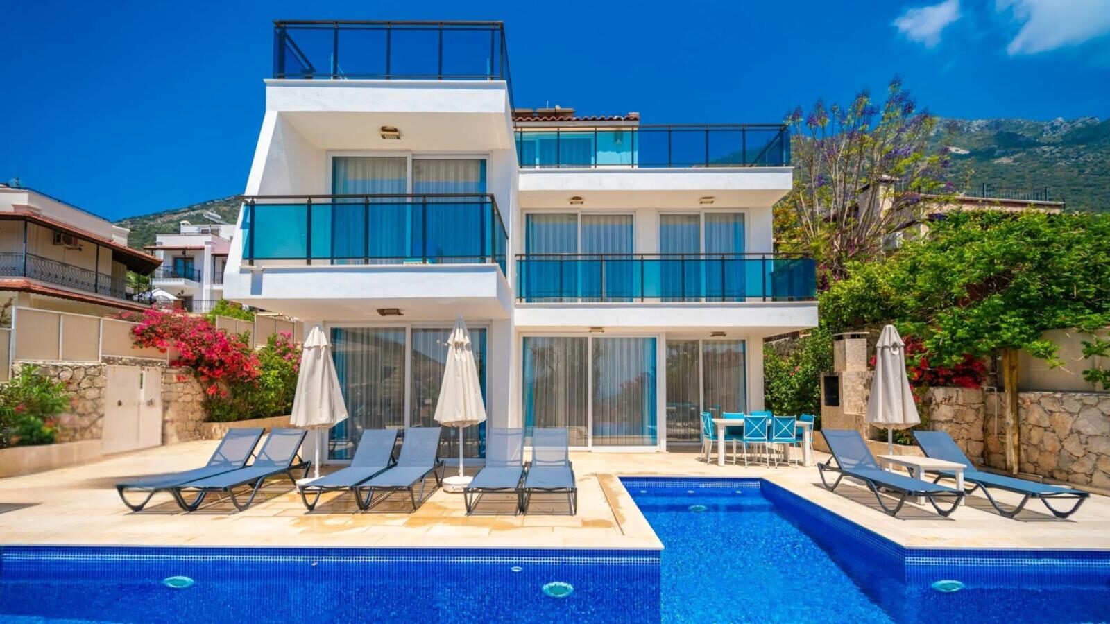 Villa Trios