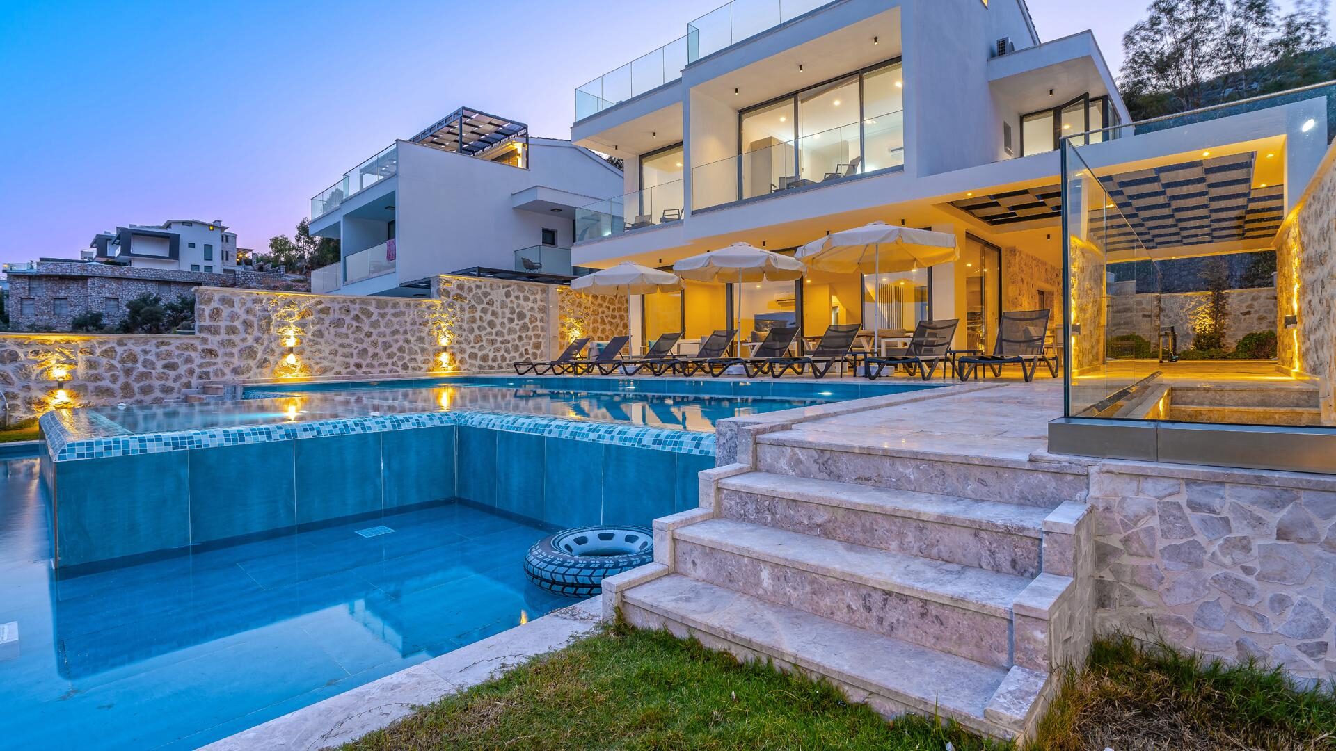 Villa Lion — 2
