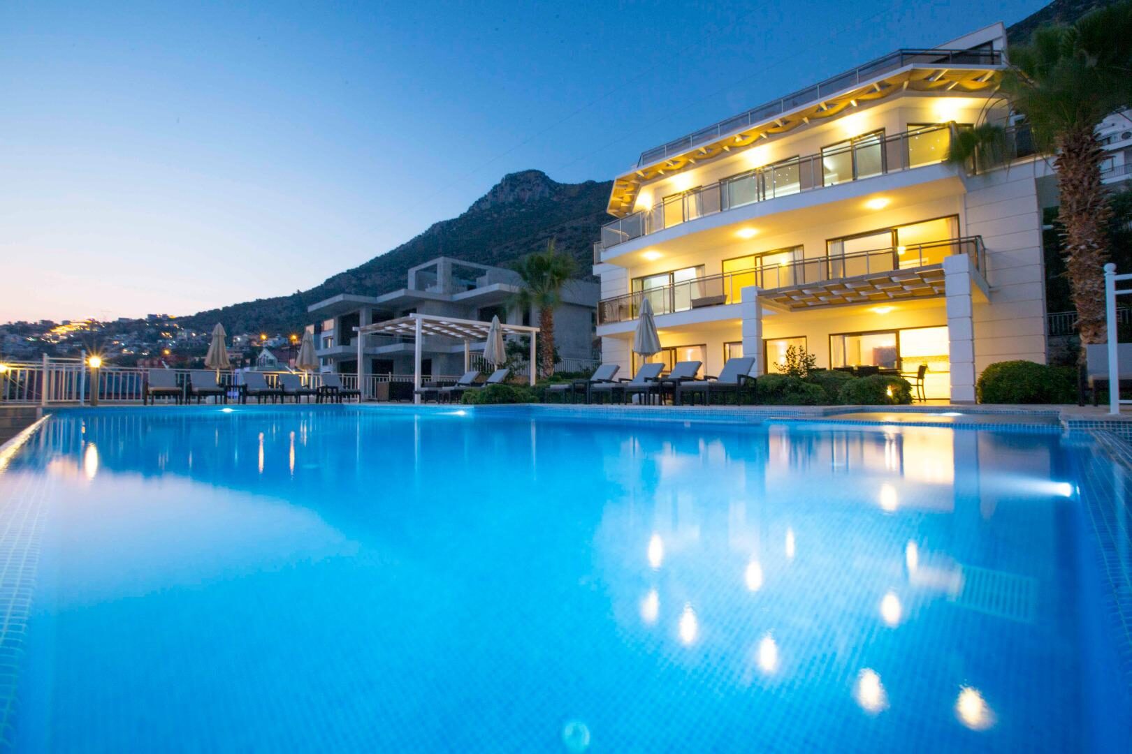 Villa Falcon Lodge — 2