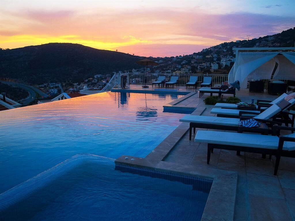 Villa Falcon Lodge — 10
