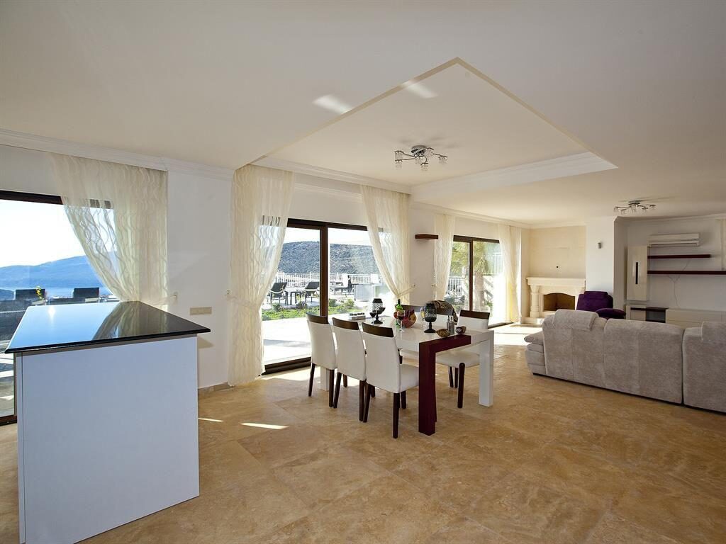 Villa Falcon Lodge — 35