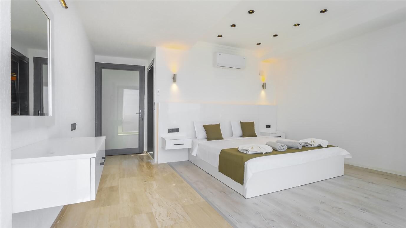 Villa Royal — 47