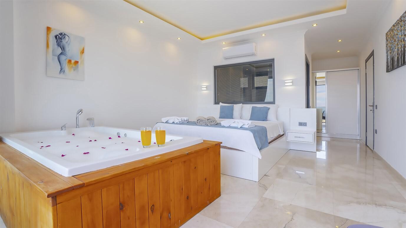 Villa Royal — 61
