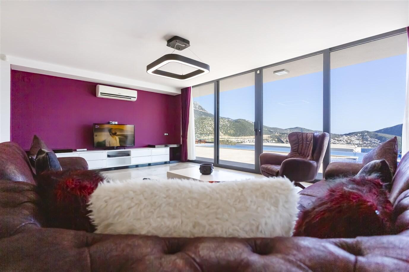 Villa Tigra — 63