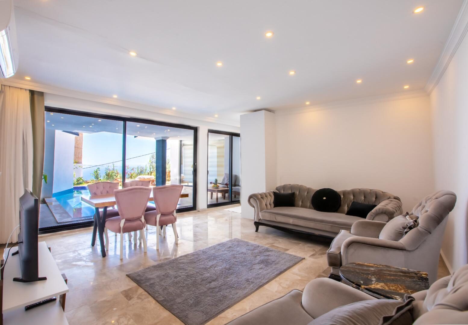 Villa Roze — 14