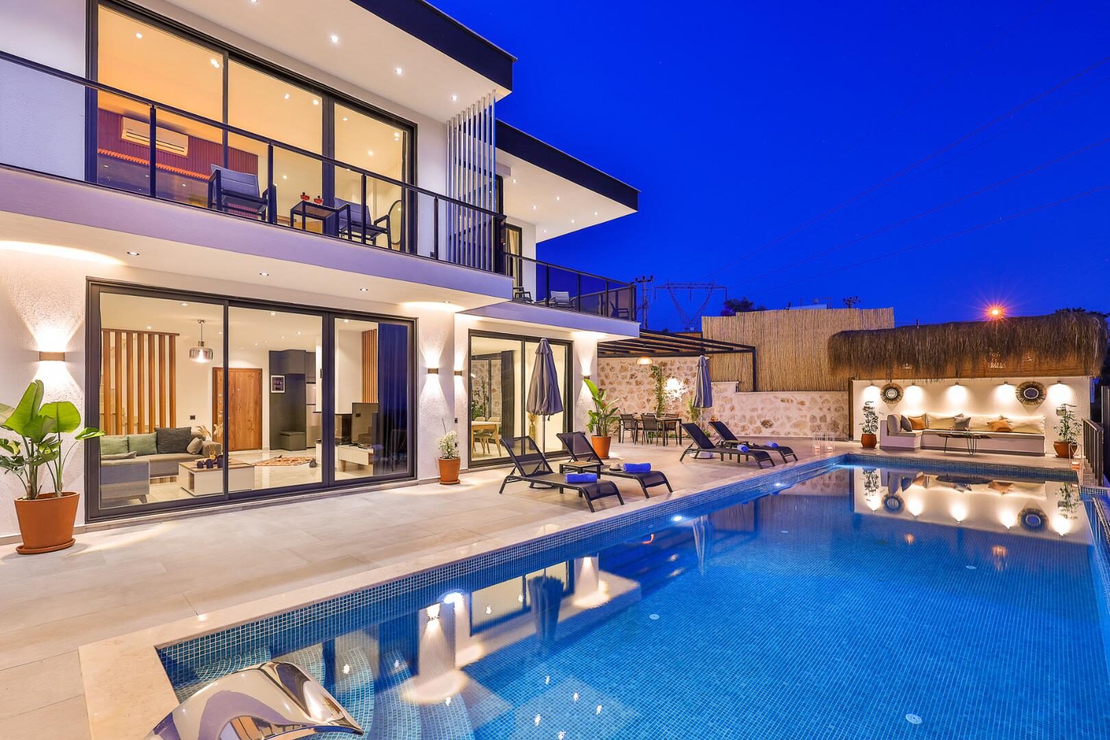 Villa Fi Manor — 4