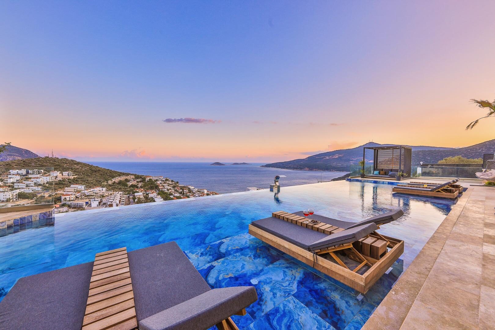 Villa Royal Life — 22