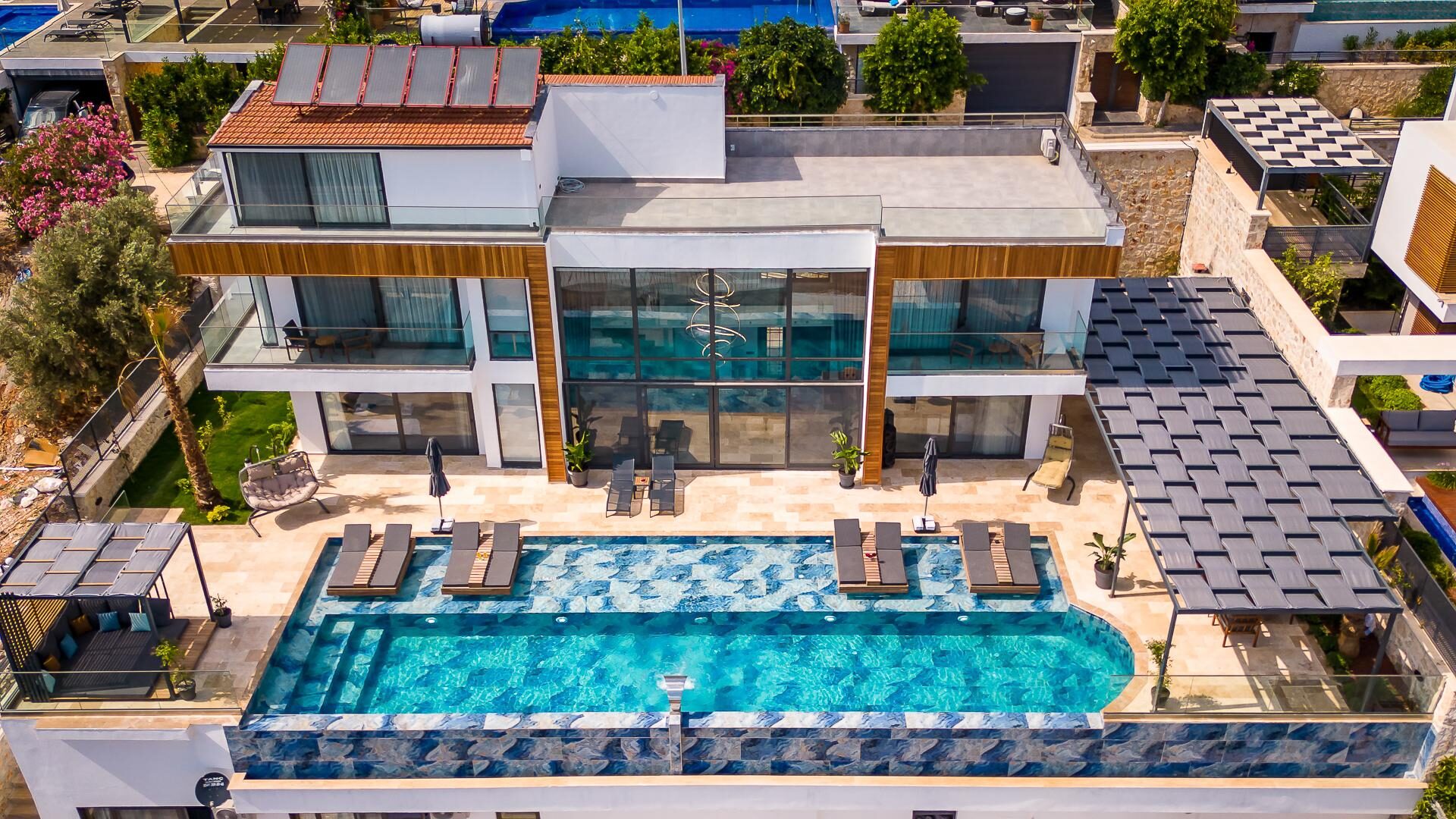 Villa Royal Life — 23