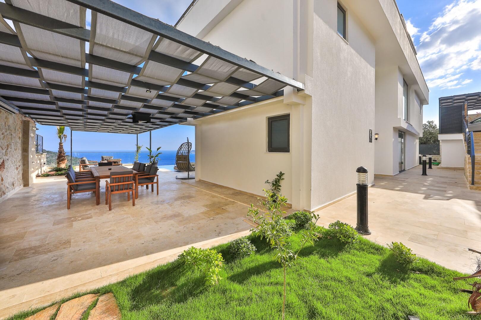 Villa Royal Life — 46