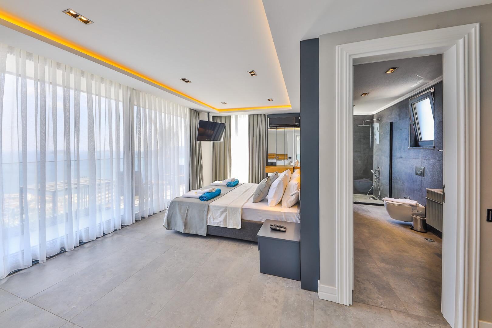 Villa Royal Life — 115