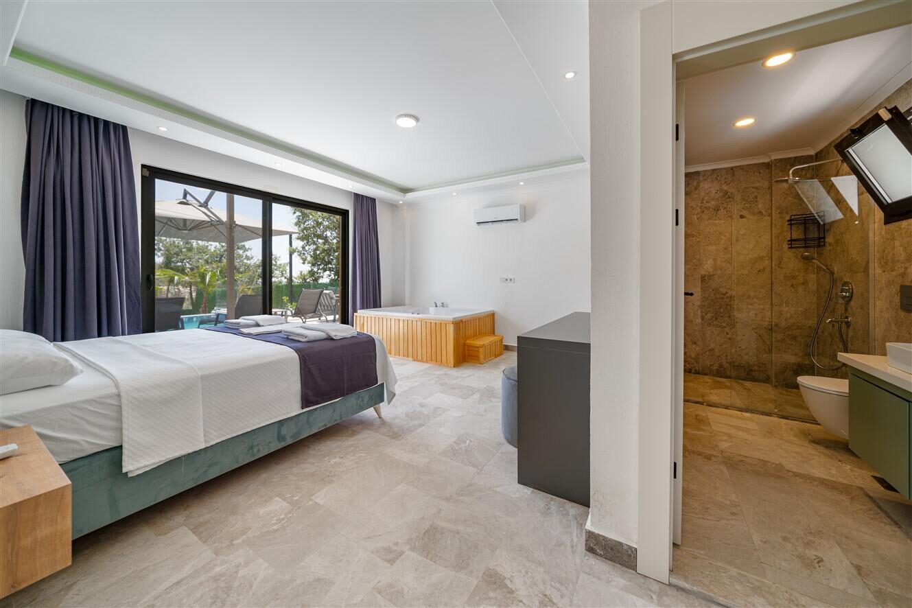 Villa Mira Trio 2 — 56