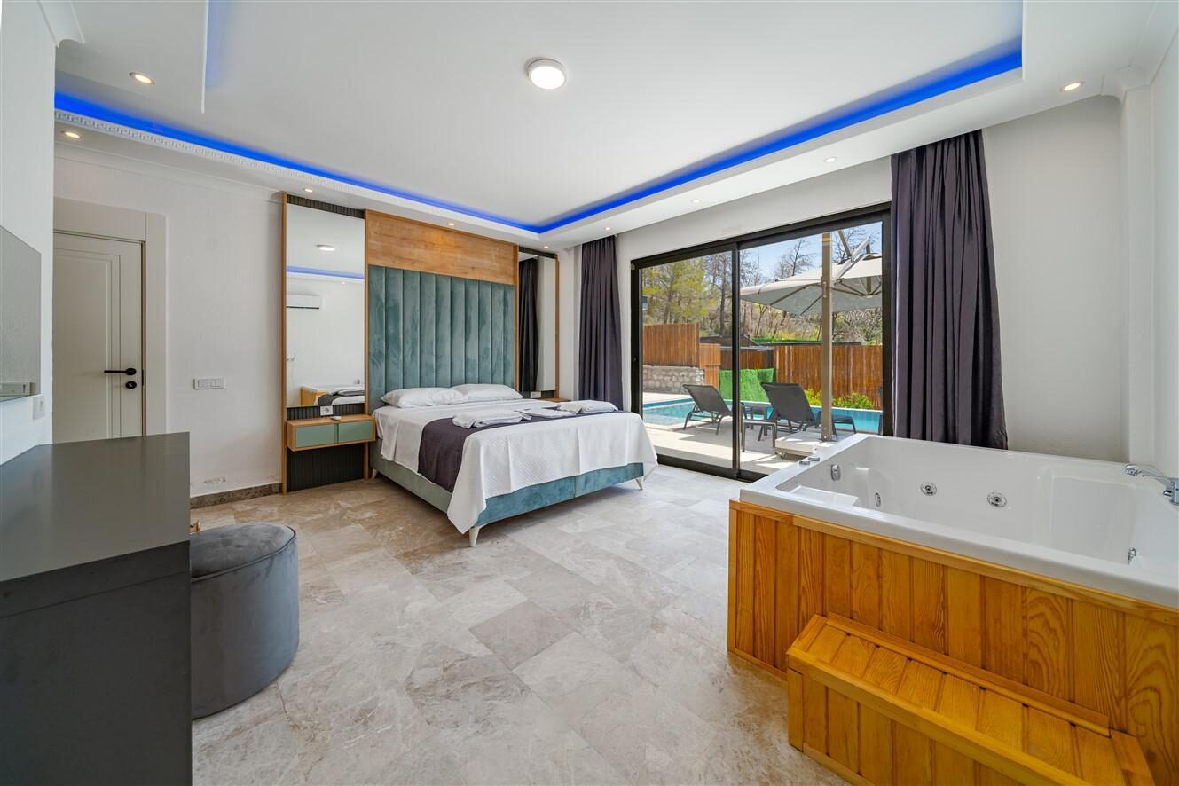 Villa Mira Trio 2 — 62