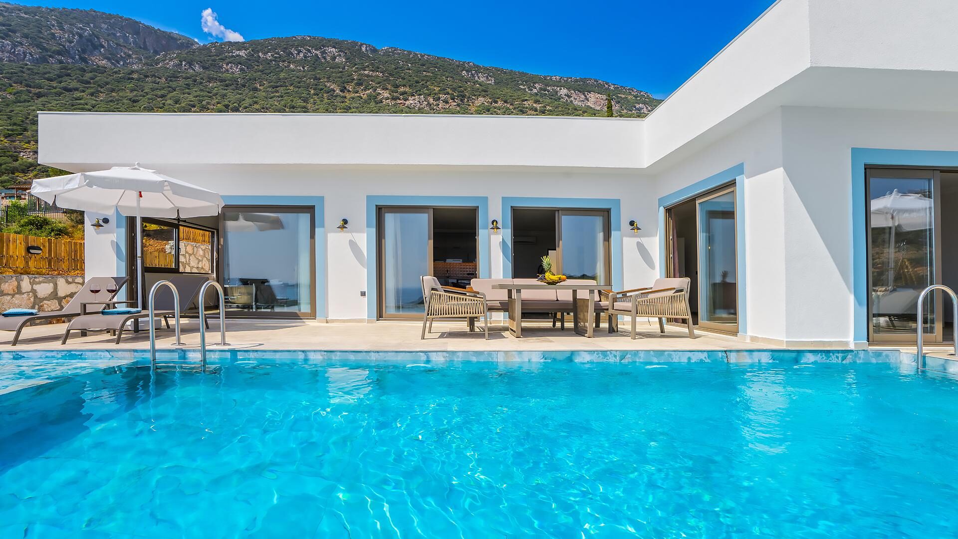 Villa Nevra — 4