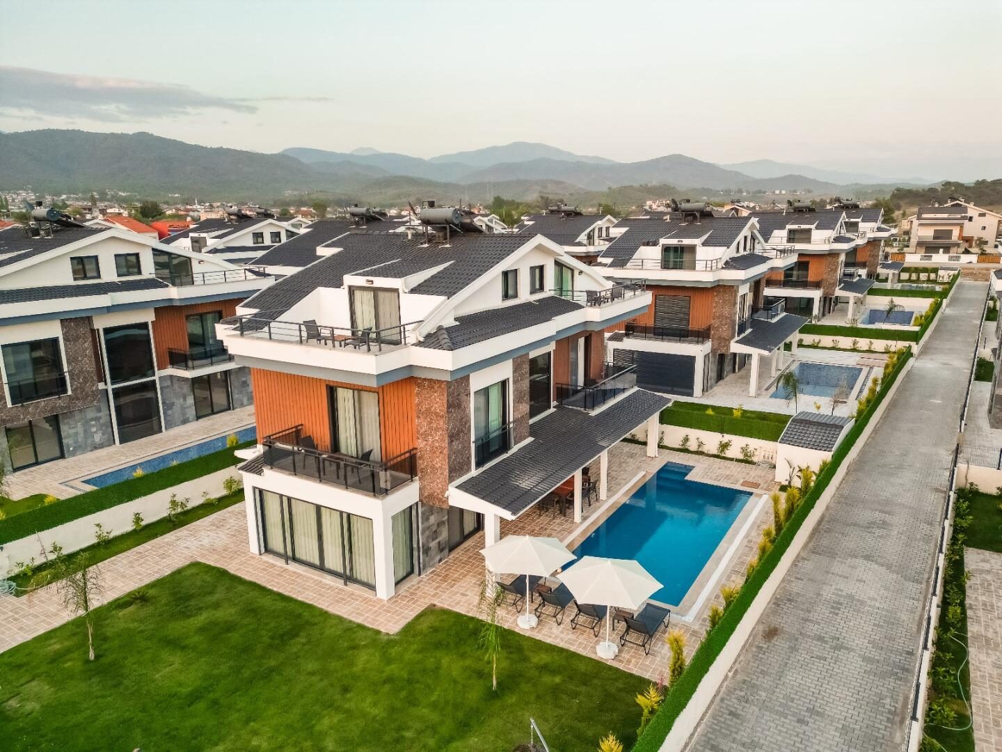 Villa Galaksi Mars 3 — 7