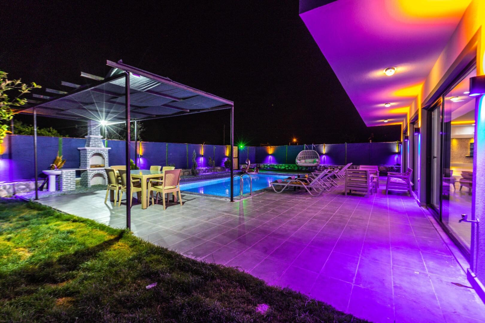 Villa Last Summer — 13