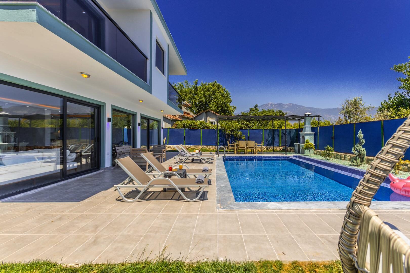 Villa Last Summer — 18