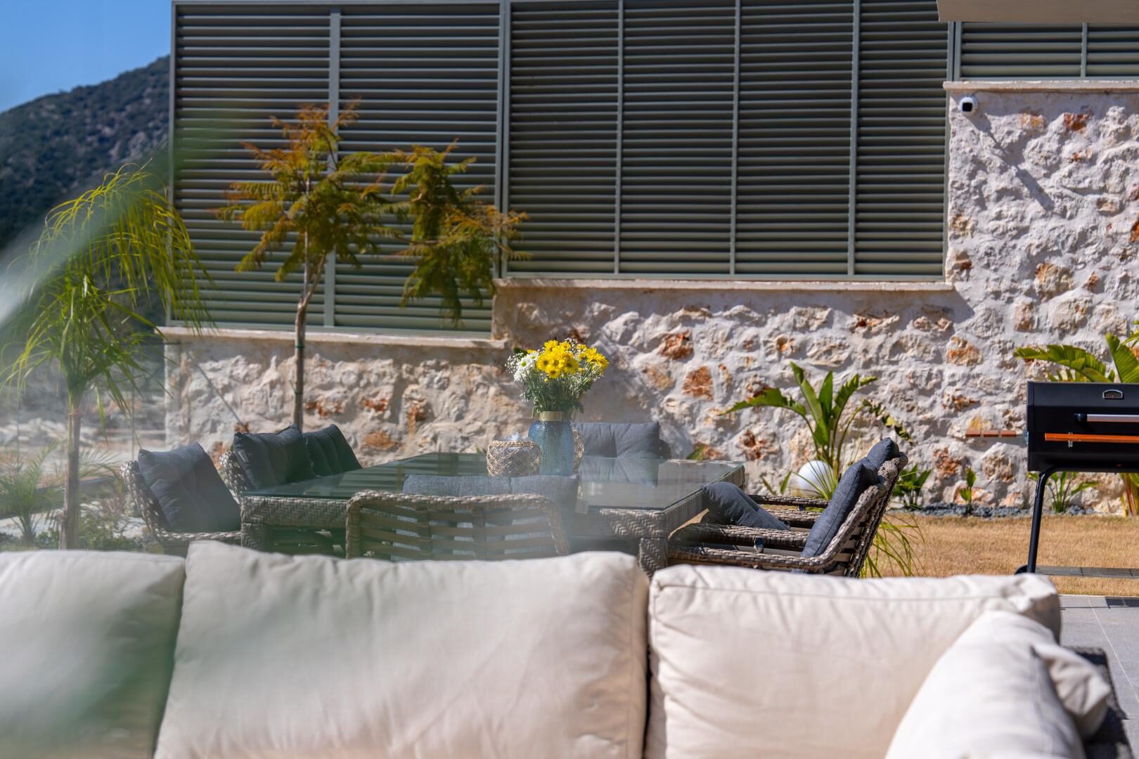 Villa Safran Flower — 64