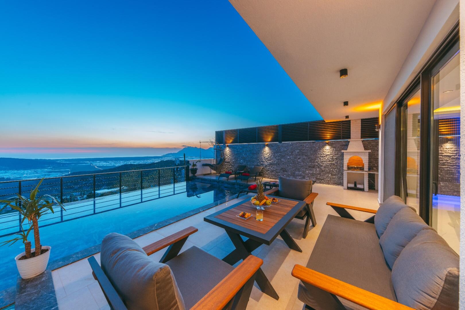 Villa Xanadu — 8