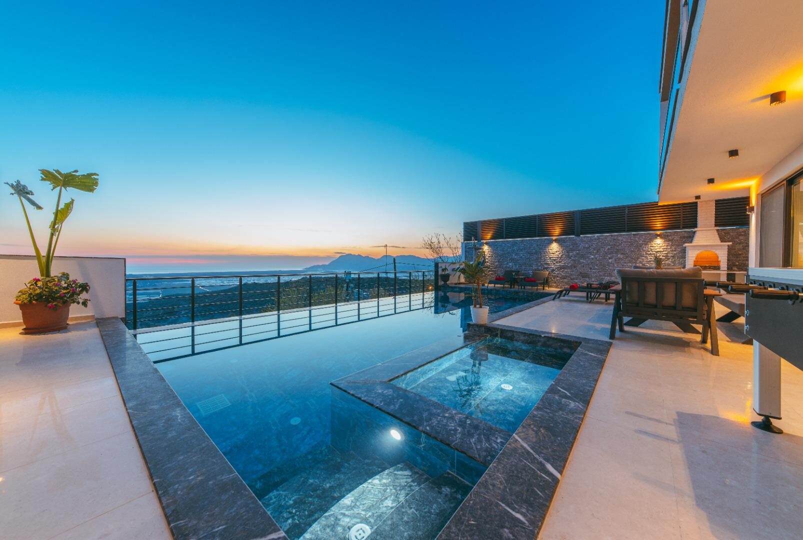 Villa Xanadu — 11
