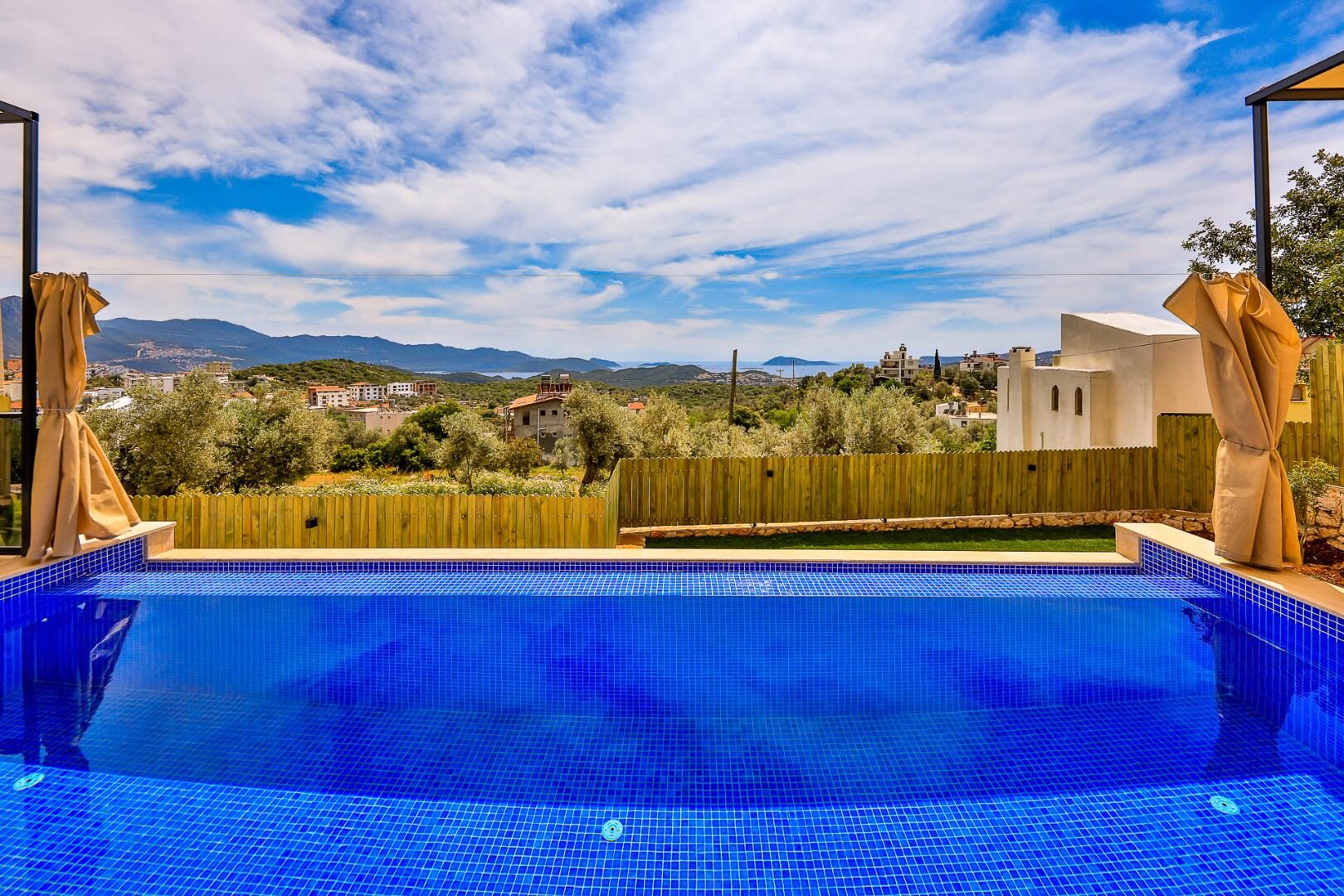 Villa Albedo Blue — 17