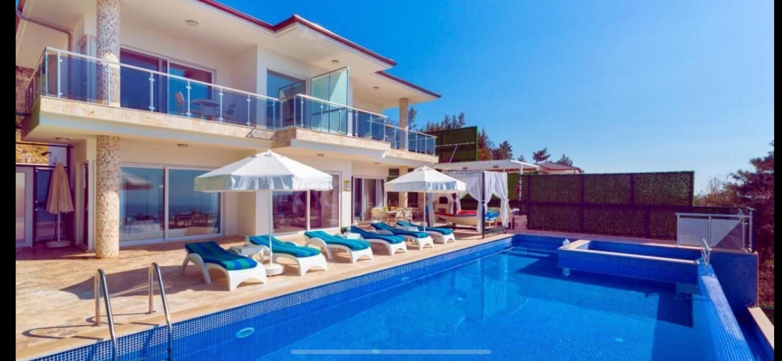 Villa Almira — 13