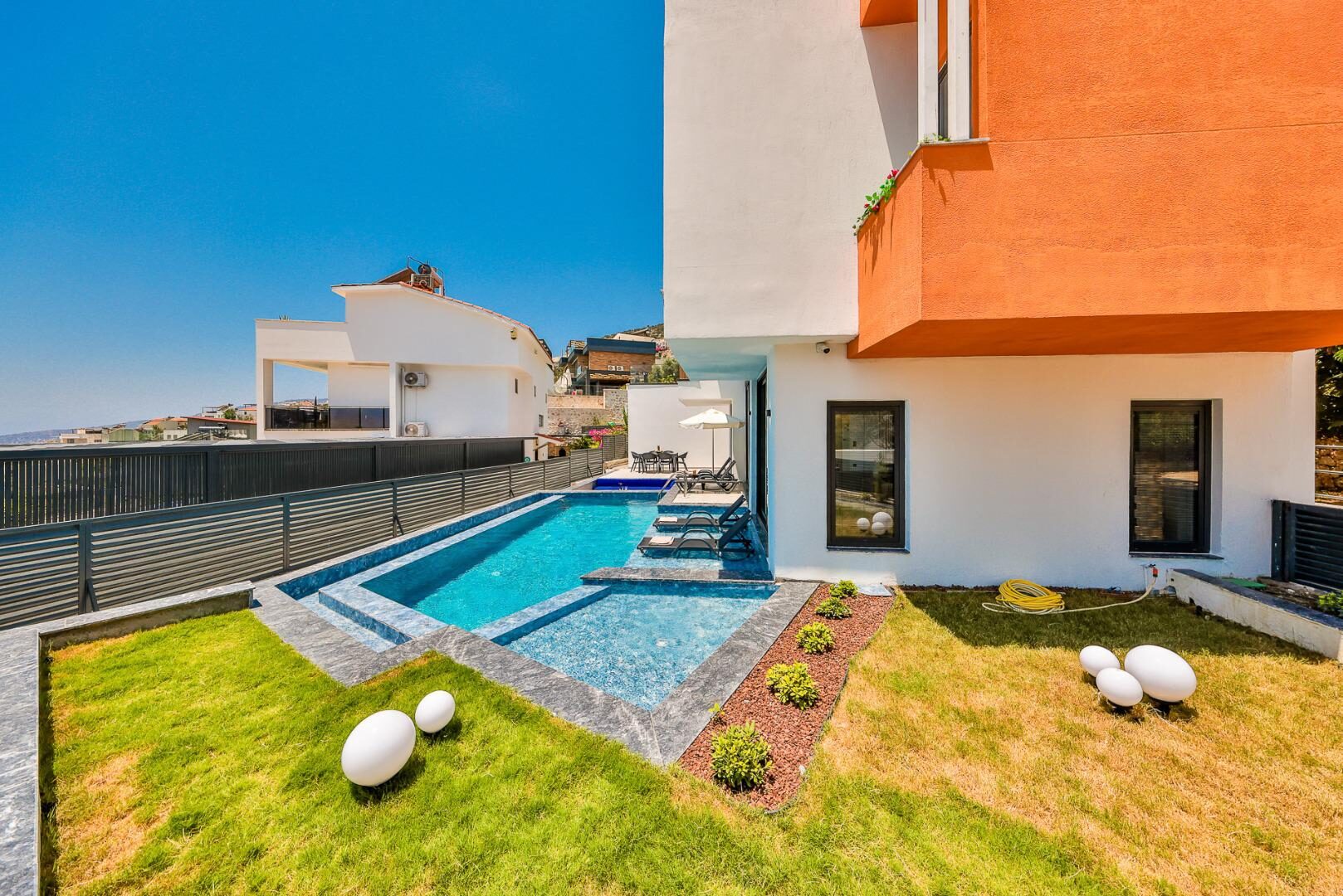 Villa Barlas — 11