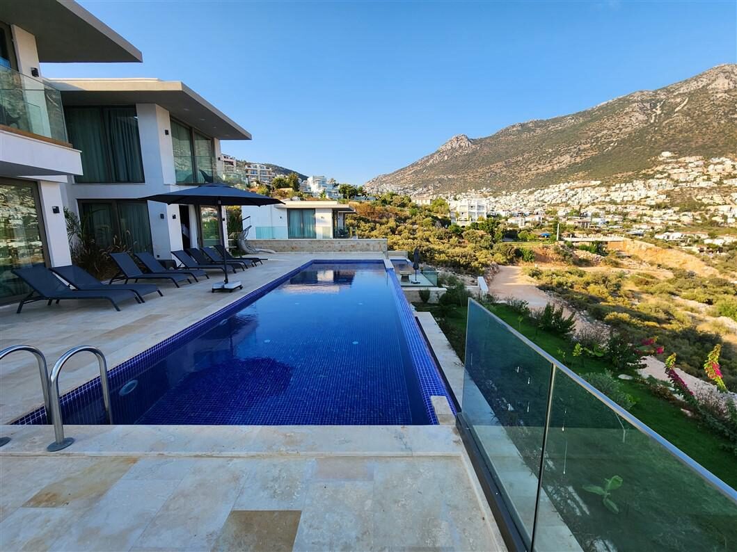 Villa Banu Exclusive — 70