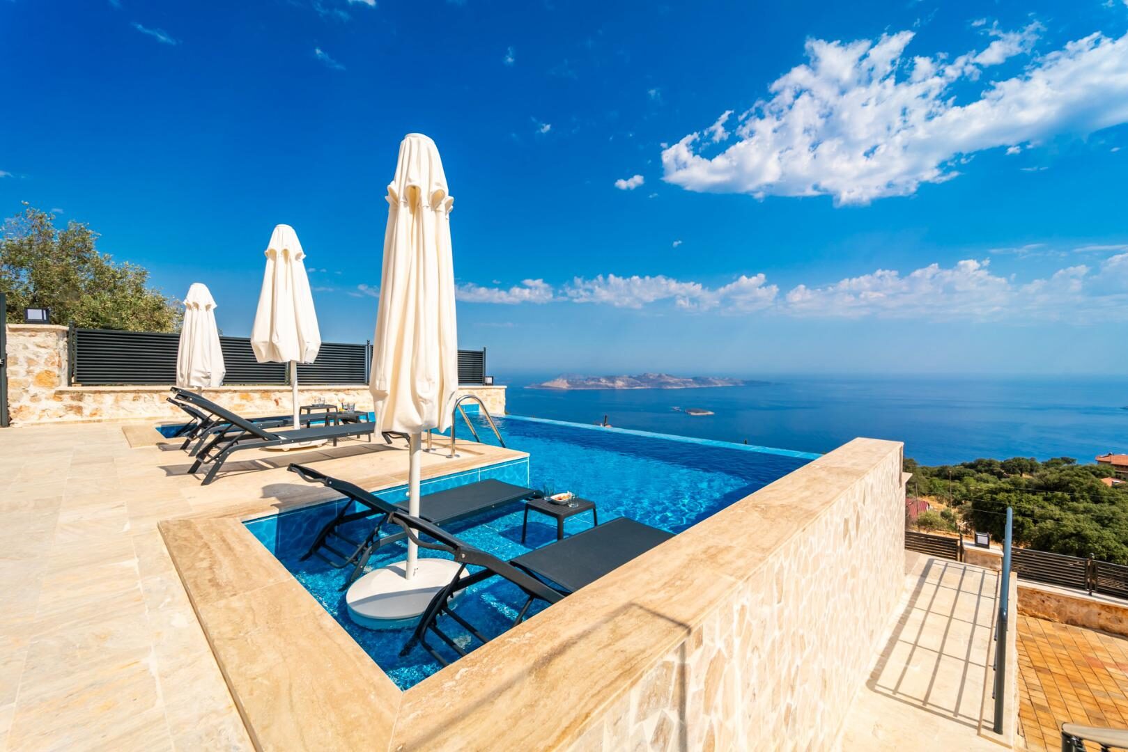 Villa Avenir — 96