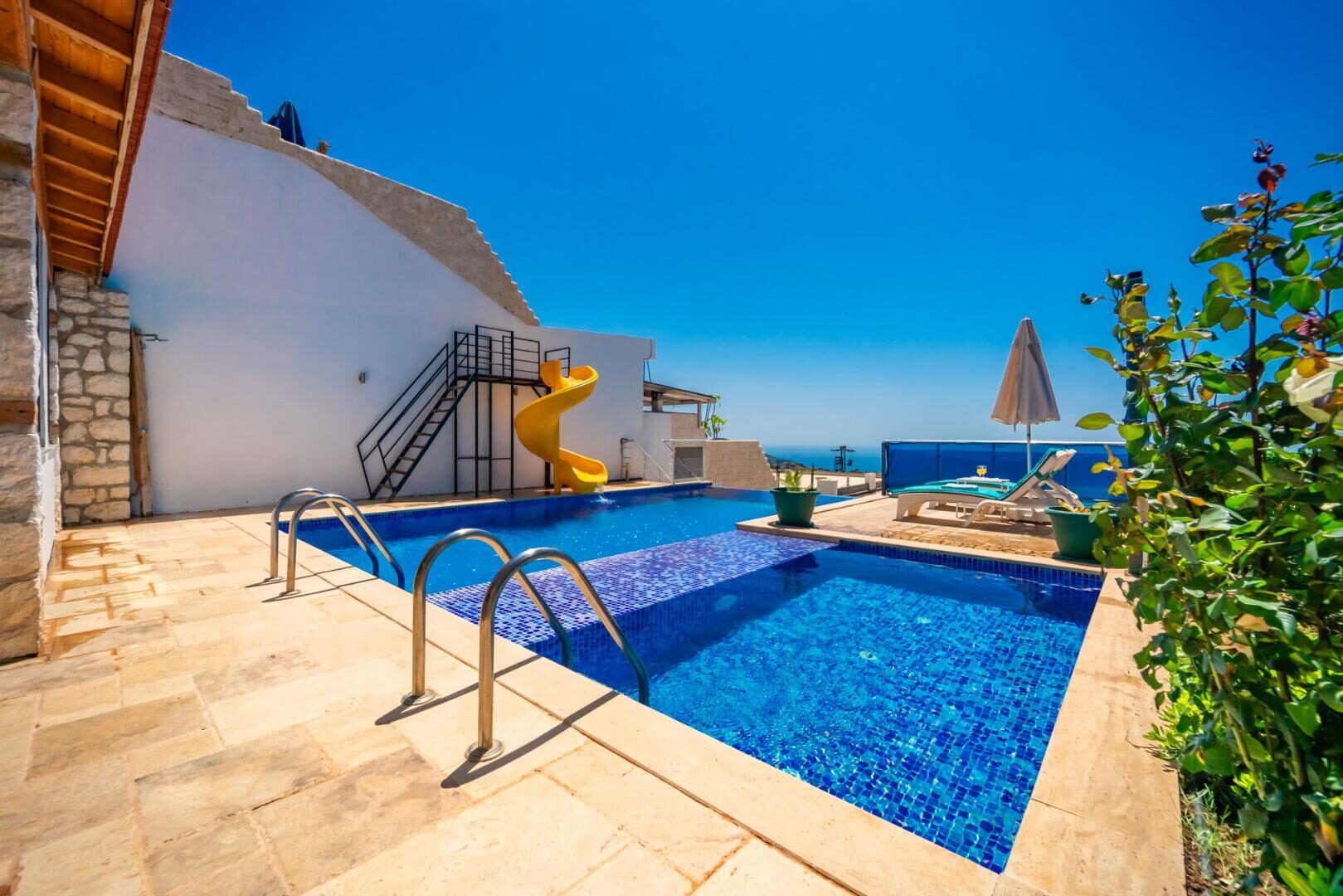 Villa Anahita — 15