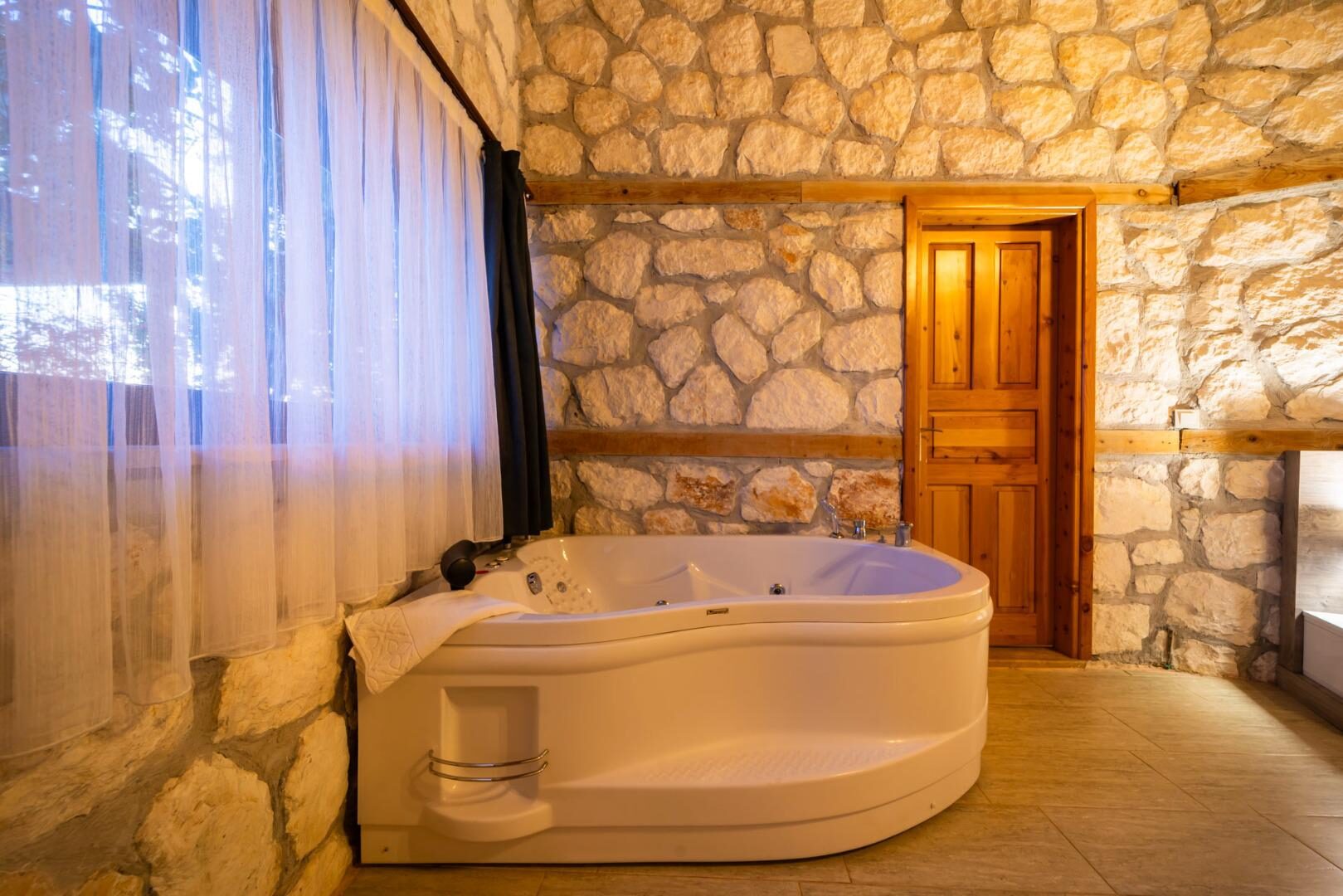 Villa Anahita — 30