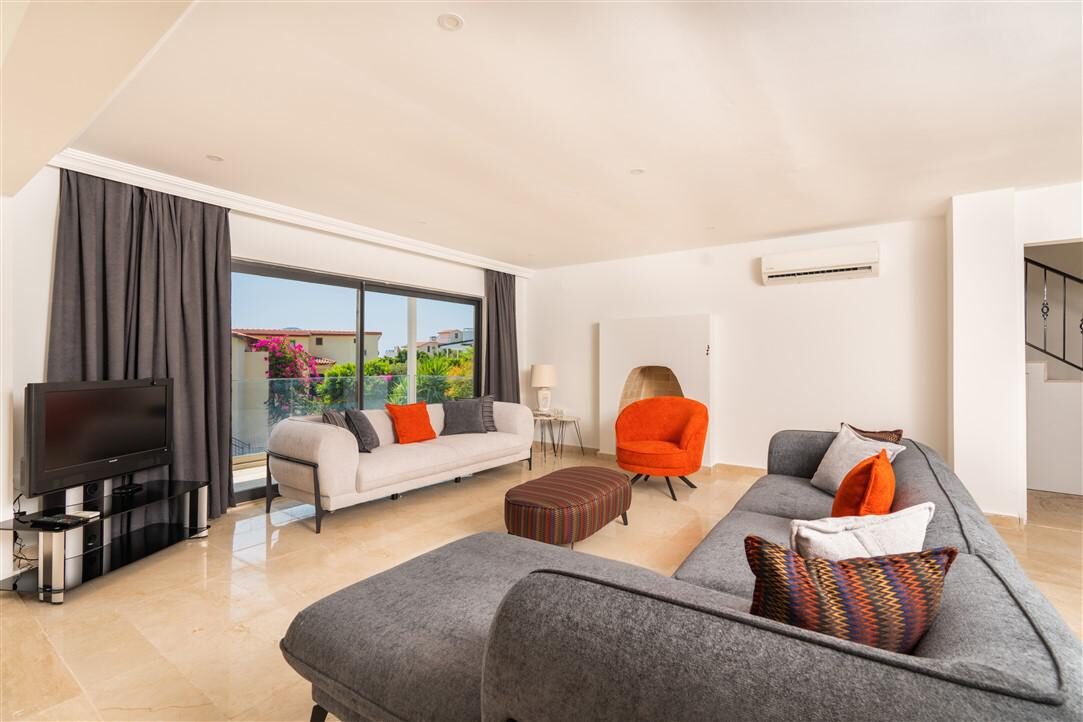 Villa City — 15