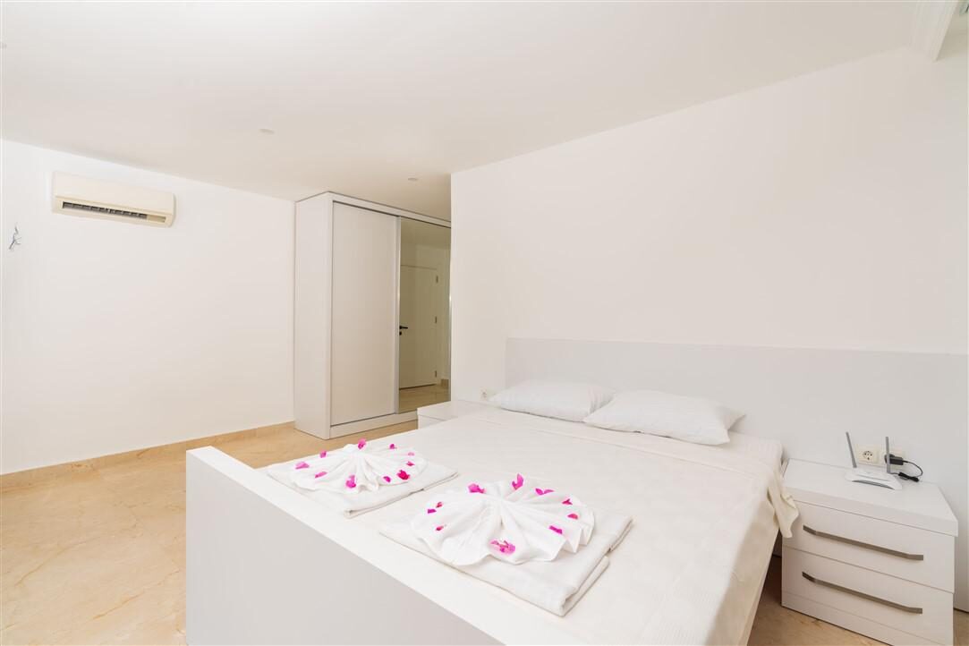 Villa City — 24