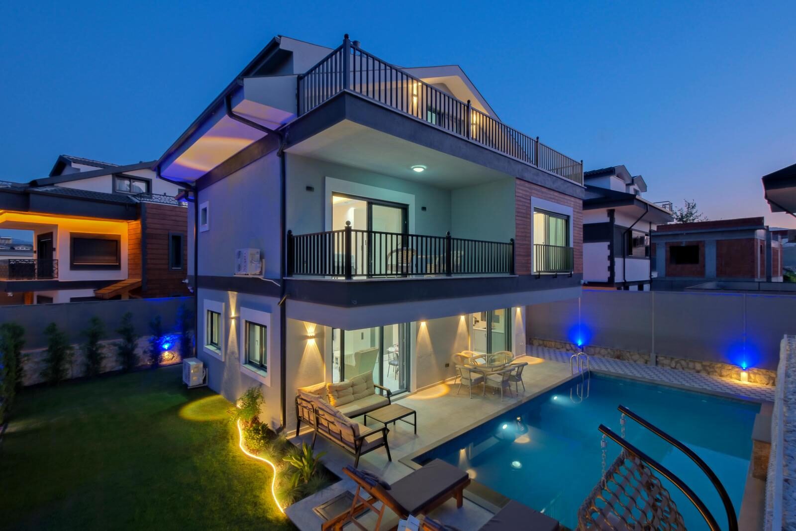 Villa White 2
