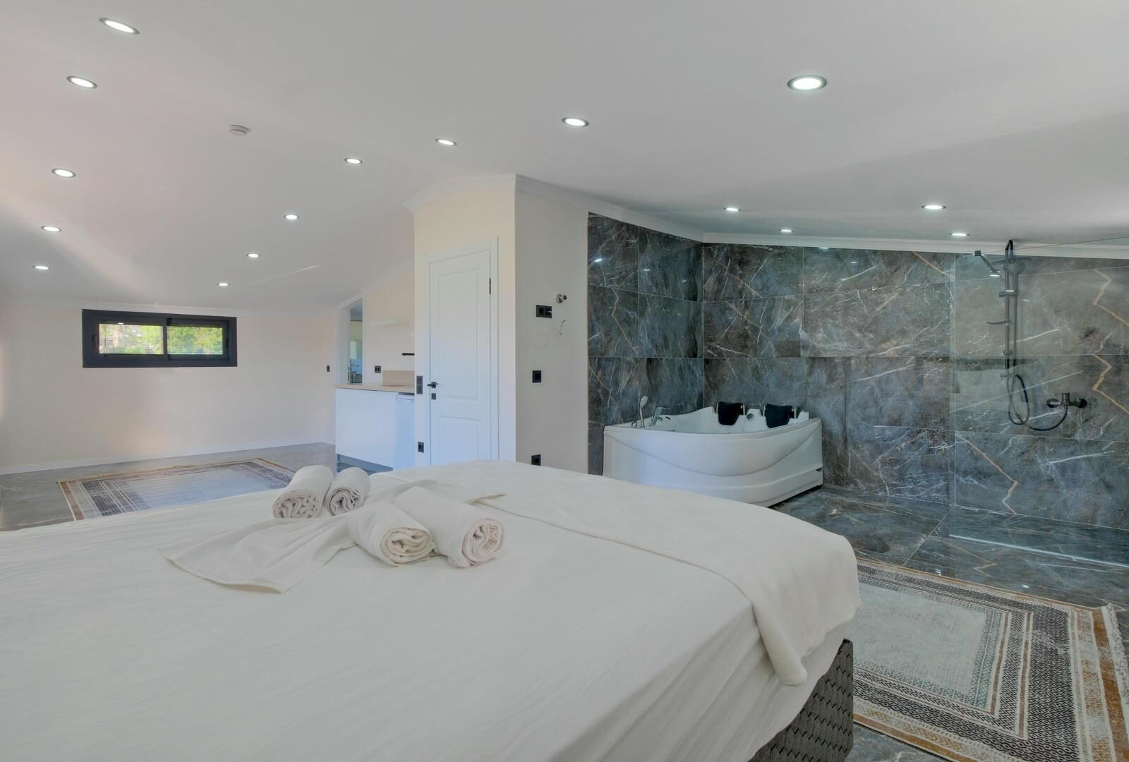 Villa White 1 — 30