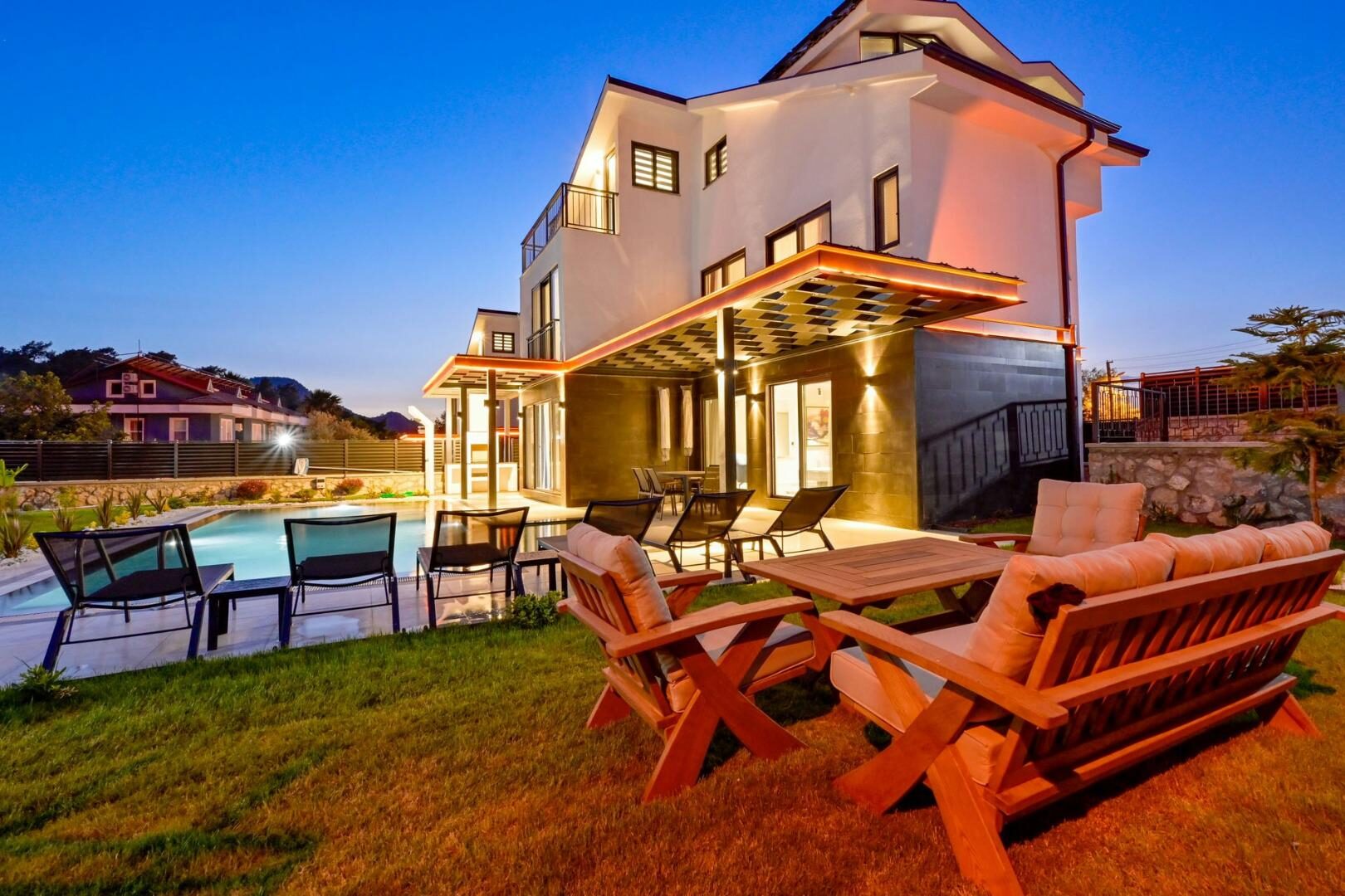 Villa Luna Vista 3 — 5