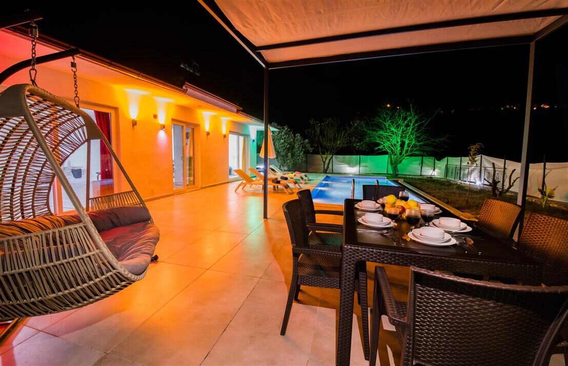 Villa Ahu — 8