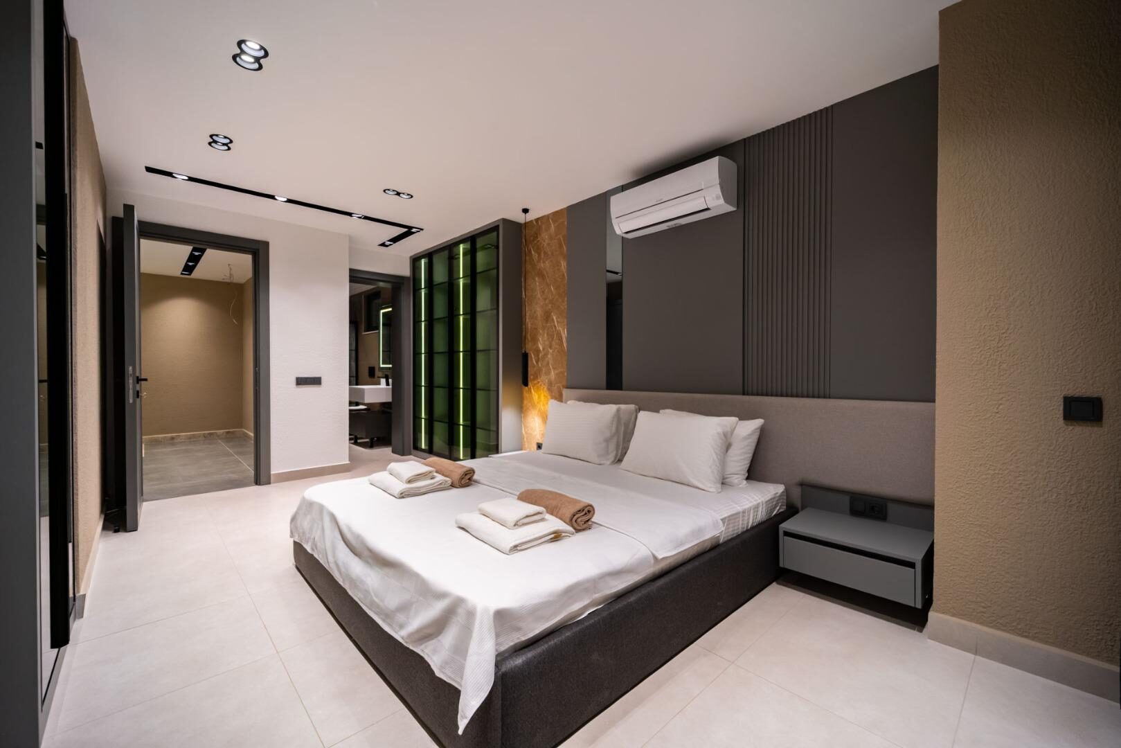 Villa Aura C — 50