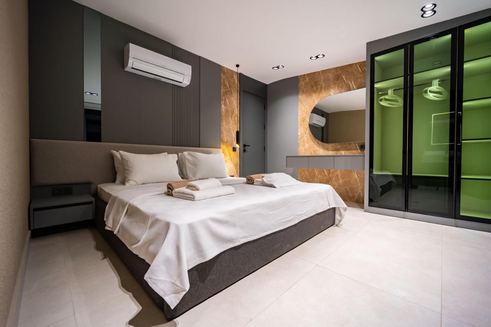 Villa Aura C — 53