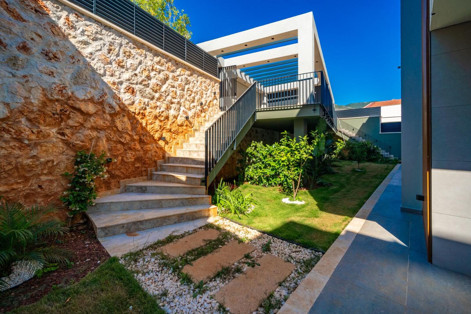 Villa Aura D — 80