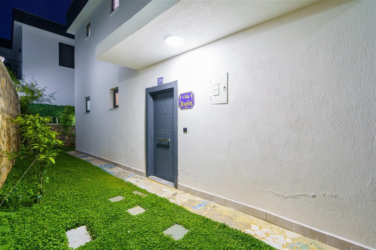 Villa Rojin — 67