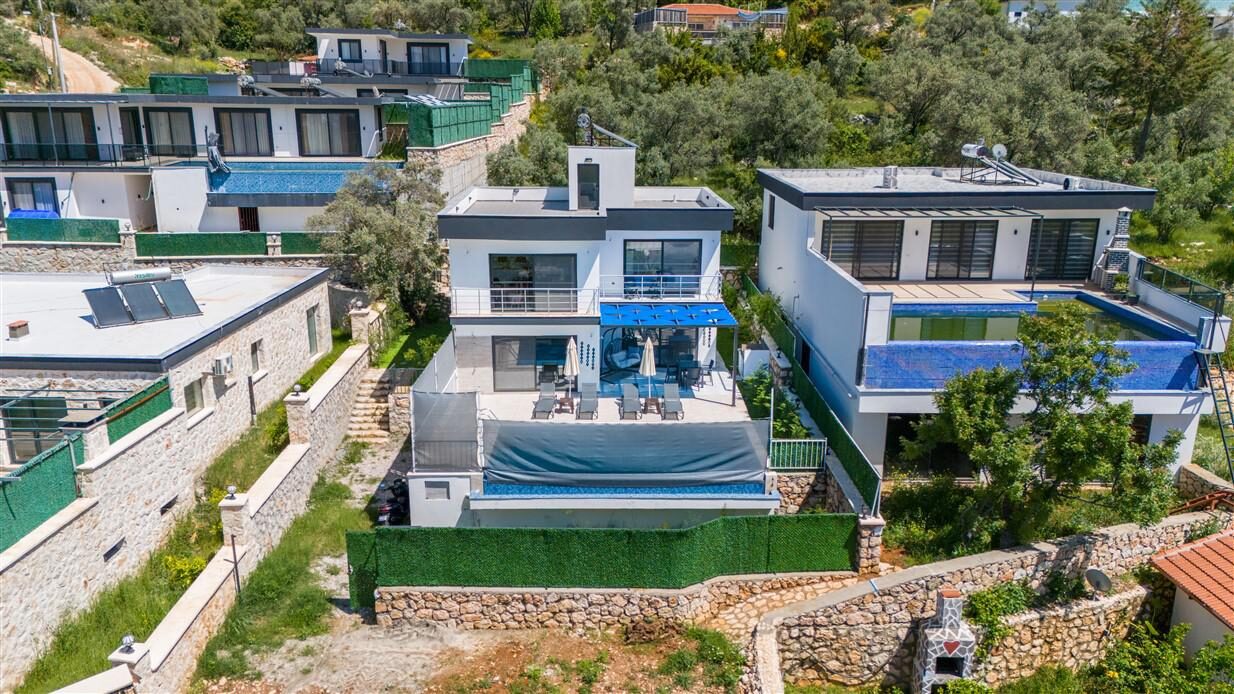 Villa Rojin — 72