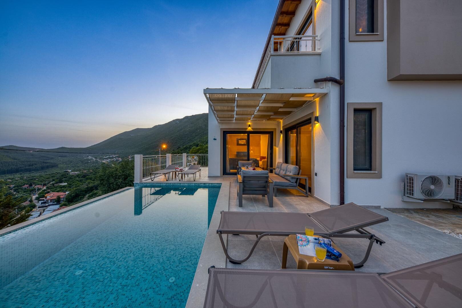 Villa Oriente — 3